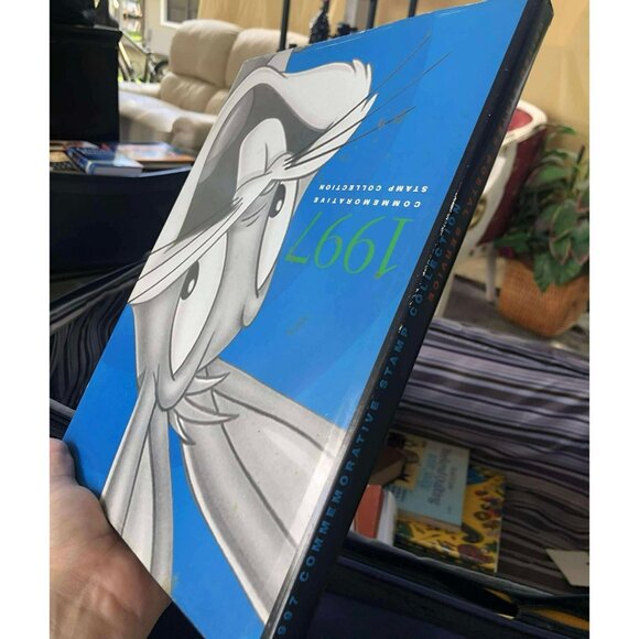 1997 Commemorative Stamp Collection book published by the USPS - Picture 2 of 4